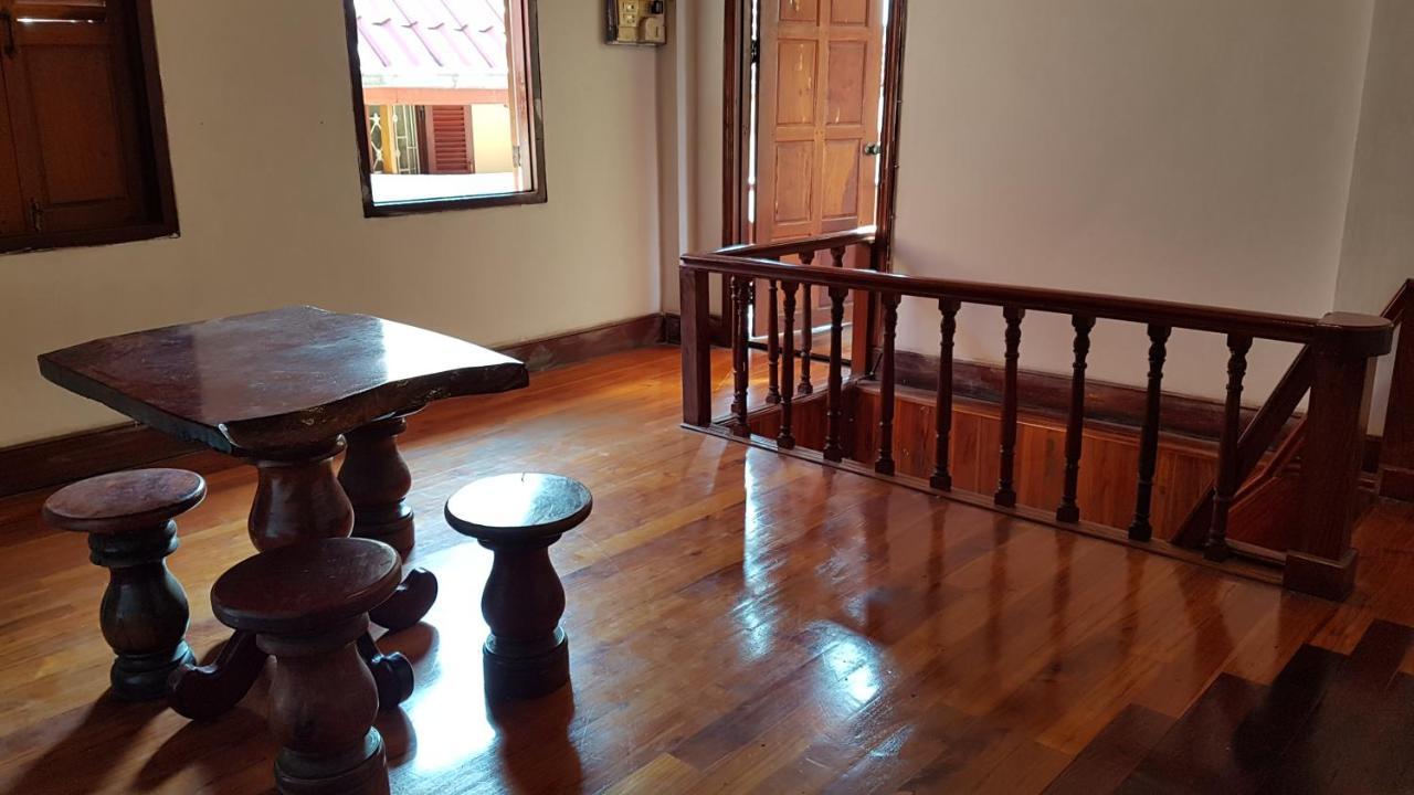 Silikhane Guesthouse لوانغ برابانغ المظهر الخارجي الصورة