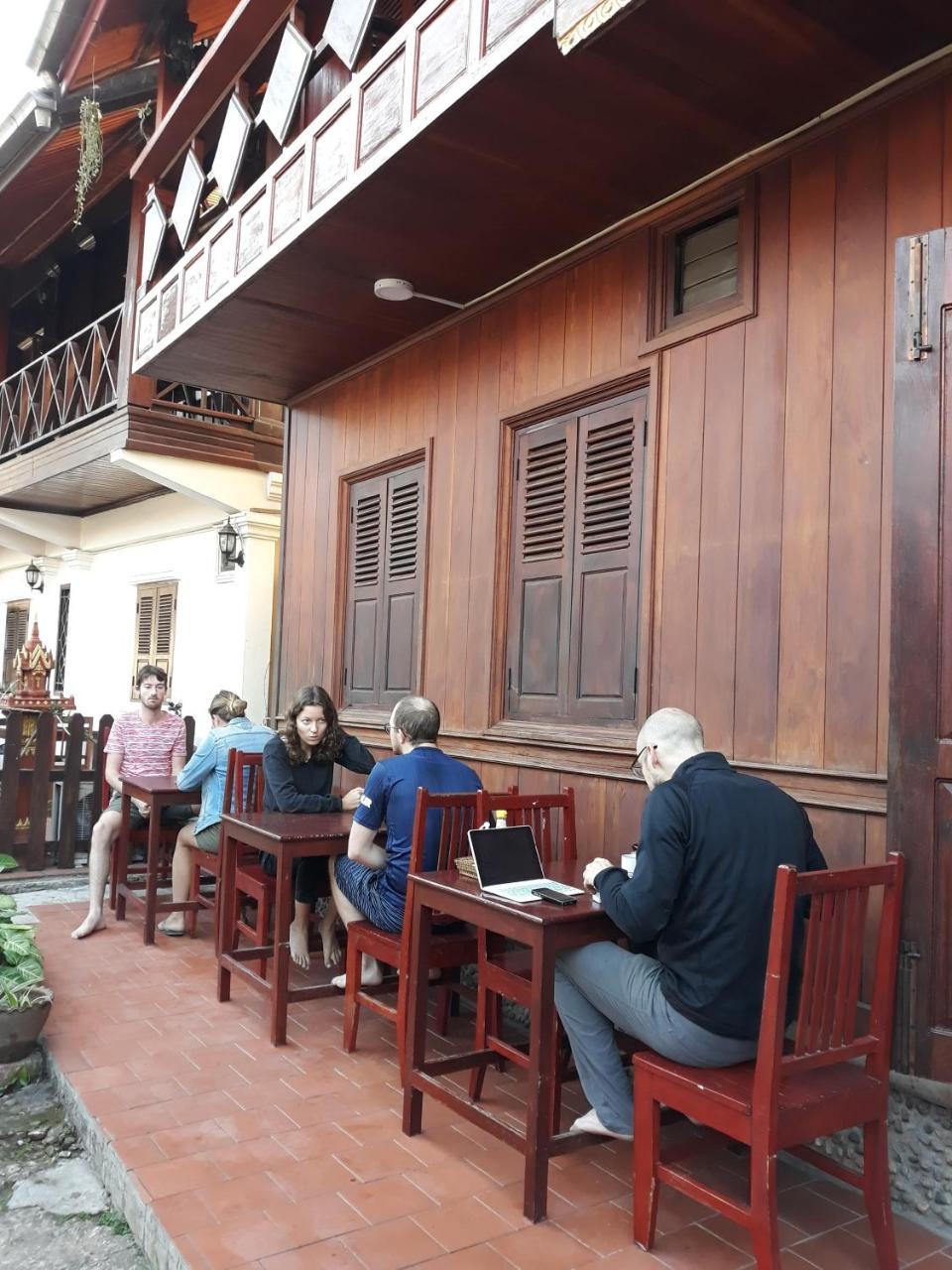 Silikhane Guesthouse لوانغ برابانغ المظهر الخارجي الصورة